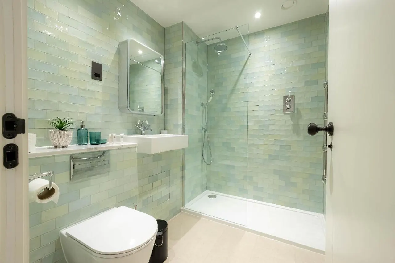 Three Bedroom Near Brick Lane By Belvilla London 0*,